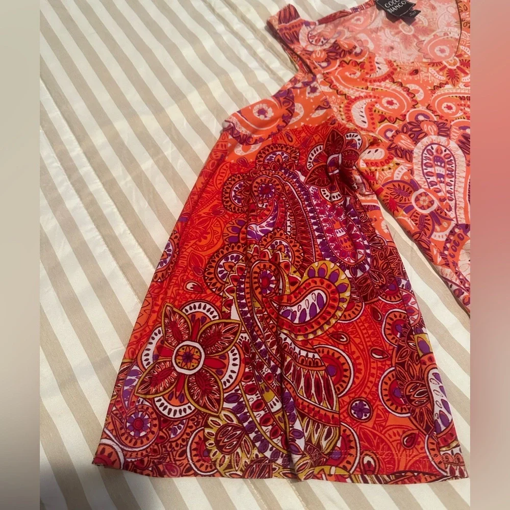 Coco Blanco Red Cold Shoulder Paisley Blouse Womens Size M - Picture 3 of 11